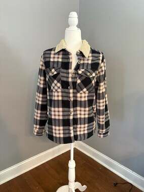 Soho Threads Women's Sherpa-Lined Plaid Shirt Jacket